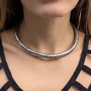 LF stores silver choker necklace